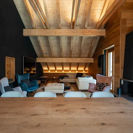 Central, Luxury, Chalet-style Penthouse *