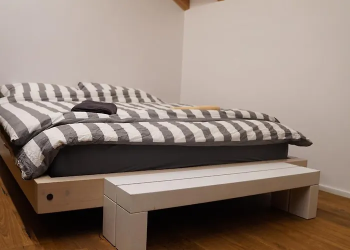 Central, Luxury, Chalet-style Penthouse דירה אנגלברג