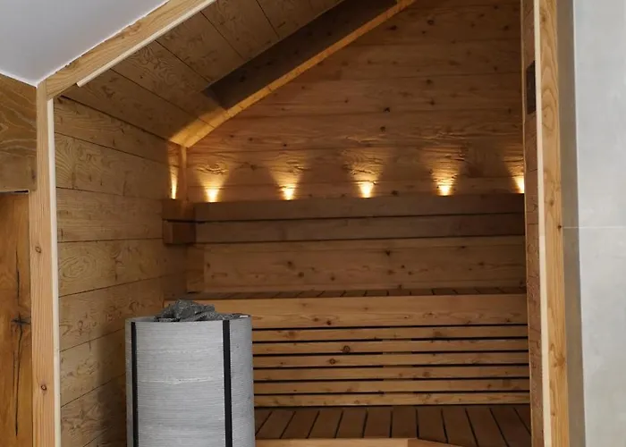 Central, Luxury, Chalet-style Penthouse *