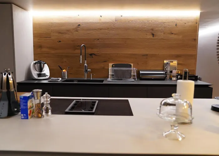 Central, Luxury, Chalet-style Penthouse *