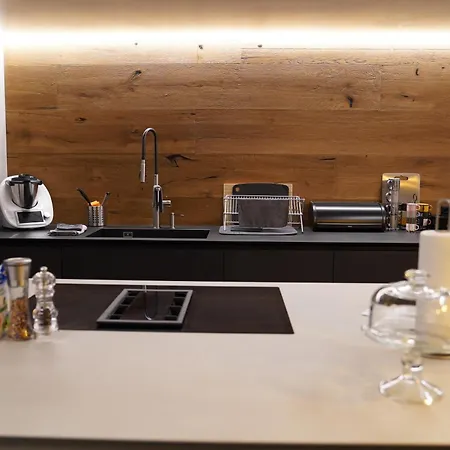 Central, Luxury, Chalet-style Penthouse *